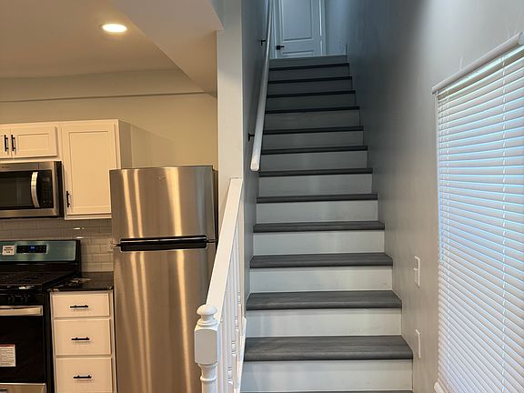 5th image of 1226 Mount Vernon Ave