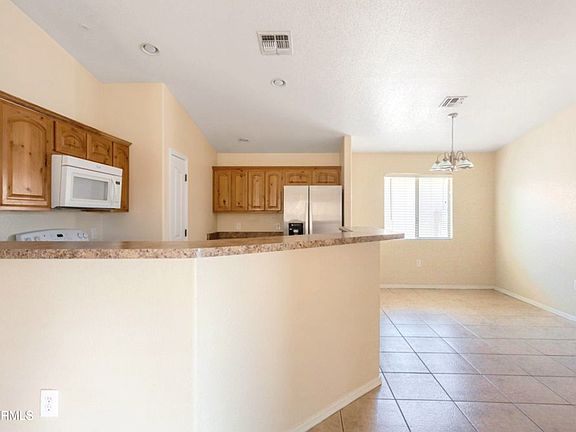 4th image of 3389 Yosemite Ct
