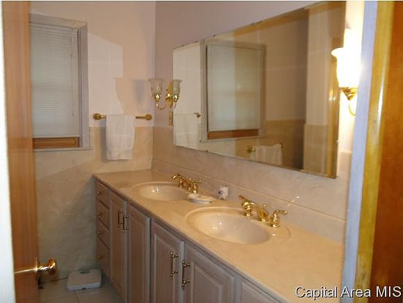 2nd image of 3609 Ivanhoe Dr