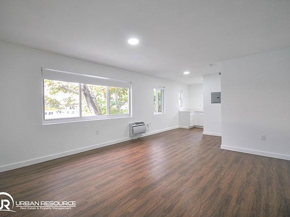 5th image of 8260 Byron Ave #826018