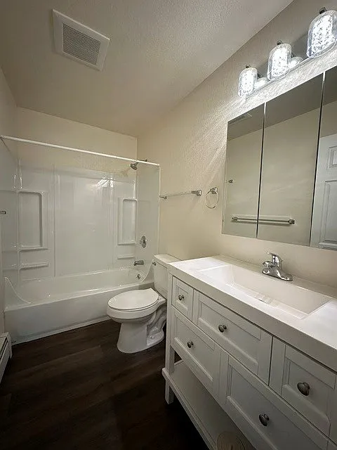 1 bed, 700 sqft, $1,295 — Photo 3