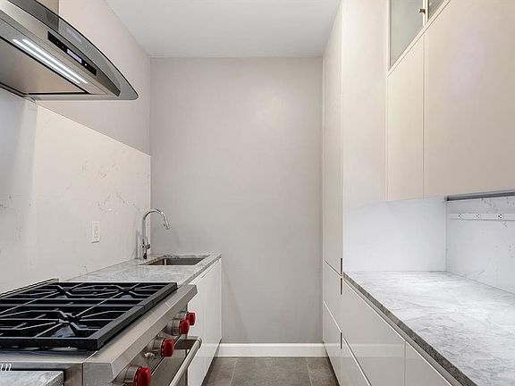 5th image of 14 Prince St APT 4A