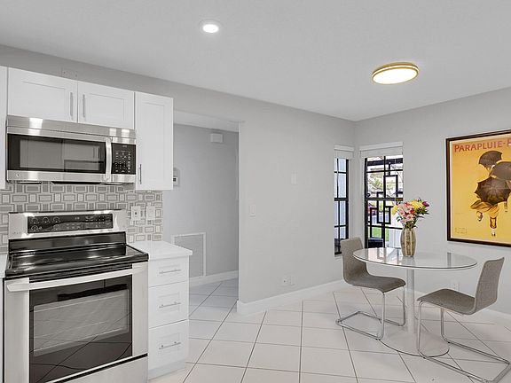 5th image of 9681 Sills Drive E #104
