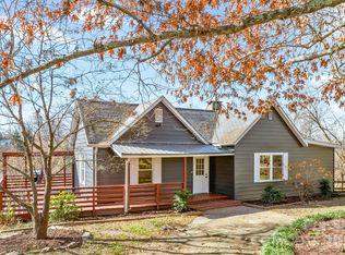 2 Worley Pl, Asheville, NC 28806