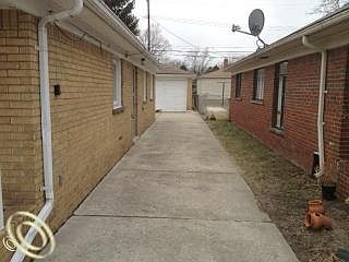 3rd image of 5951 McMillan St