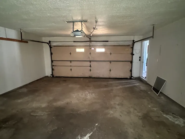6355 Southgrove Rd — Photo 16