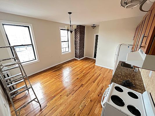 1st image of 570 Ocean Pkwy #3R