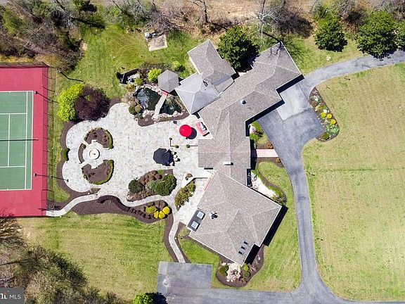 2nd image of 6586 Ellenwood Dr