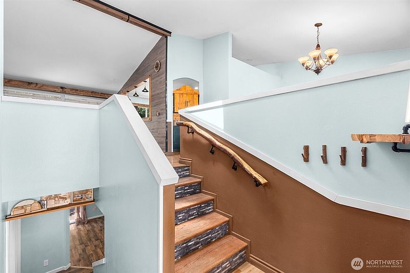 2nd image of 4101 Arbor Drive SE