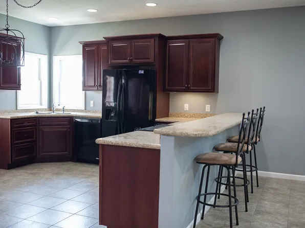 2118 Cody Dr Unit B, Eureka, IL 61530