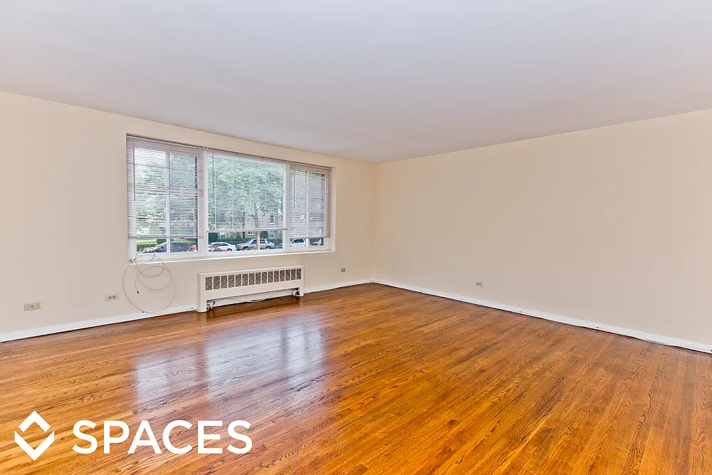 4970 N Marine Dr #1E photo 1