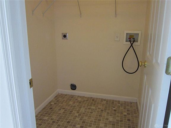 2nd image of 1415 Vanderlyn Ct