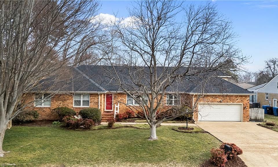 1st image of 713 Pinebrook Dr