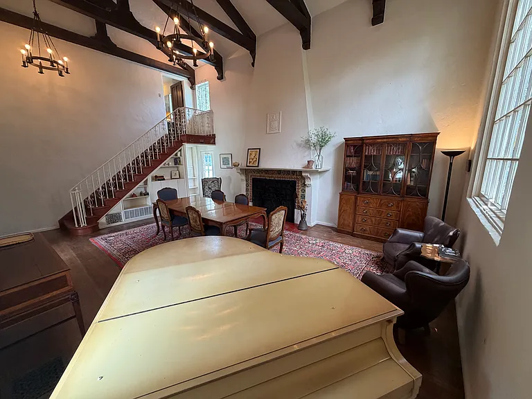 311 Amalfi Dr — Photo 29
