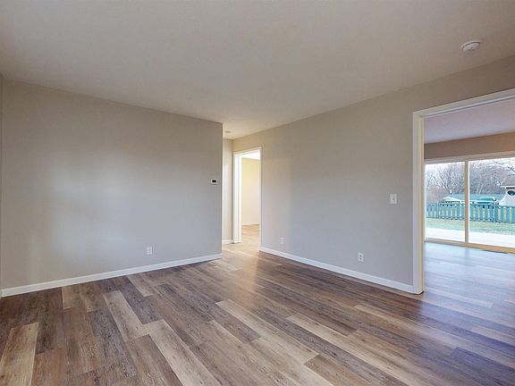 4th image of 6899 Lexington Dr