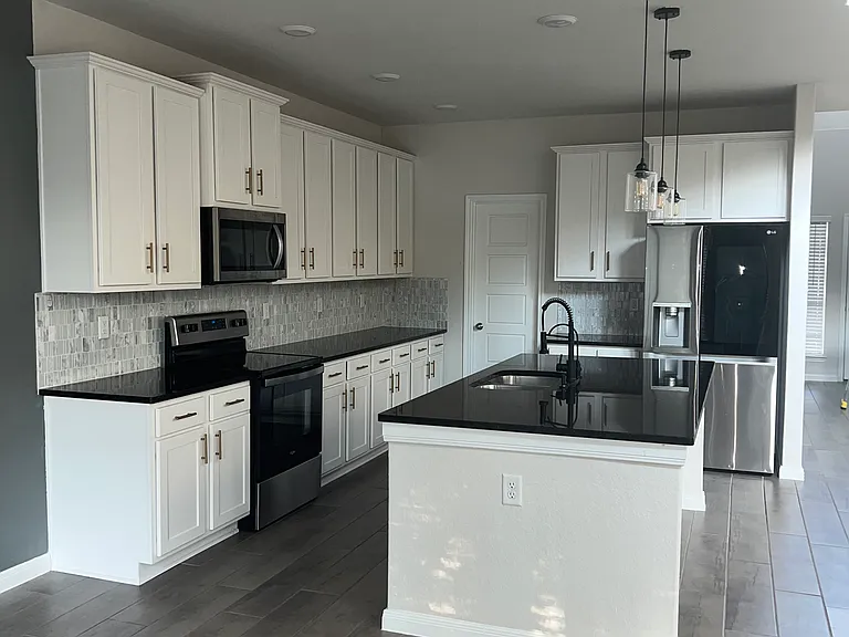 603 Hirsch Trl — Photo 11