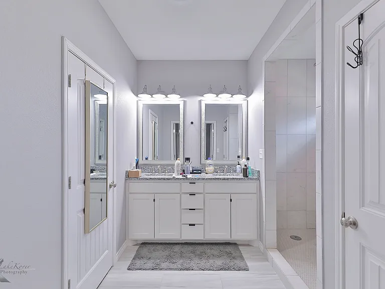 3126 Oakley St — Photo 13