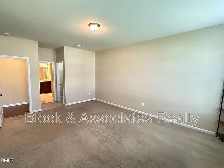 2433 Cedar Rock Dr — Photo 12