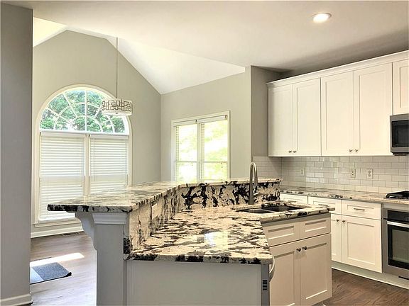 5th image of 5140 Courton St