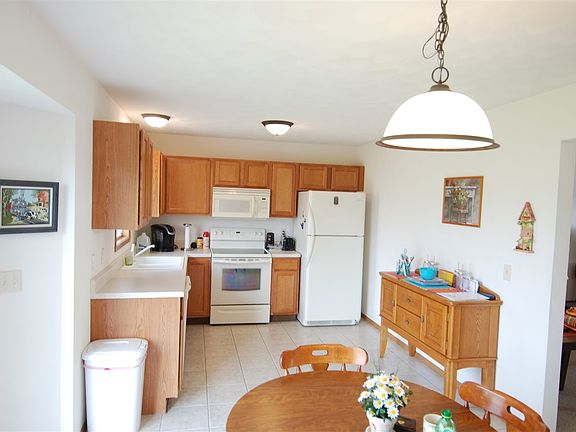 5th image of 3827 Dunbury Ln
