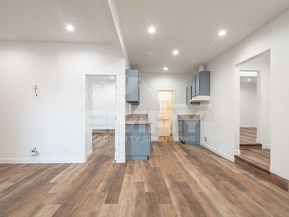 5th image of 456 E Market St #1