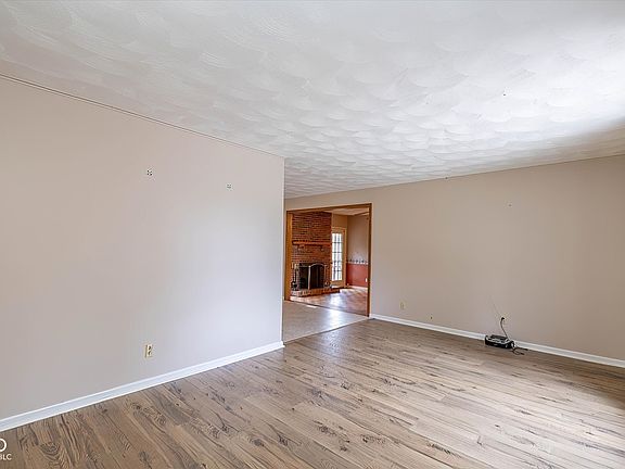4th image of 1087 W Whiterock Rd