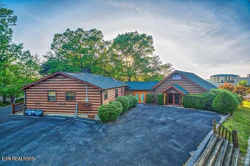 1st image of 170 Showplace Blvd