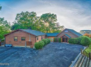 170 Showplace Blvd, Pigeon Forge, TN 37863