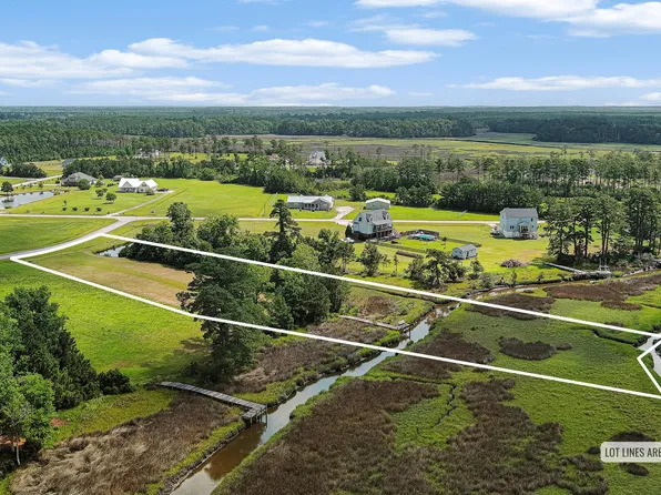 303 Orchard Circle, Newport, NC 28570