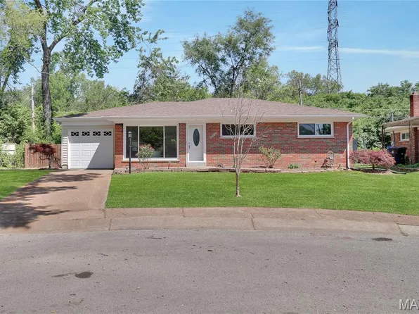 1592 Mendell Dr, Saint Louis, MO 63130