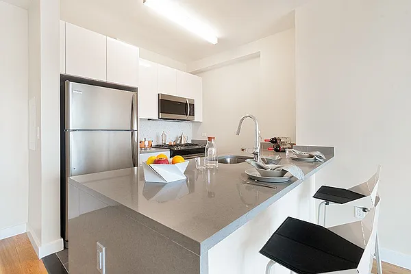 Rented by Bond New York | media 14