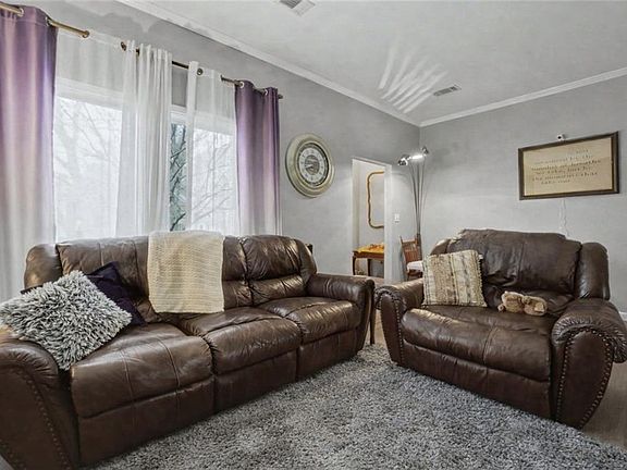 4th image of 260 SW Manning Rd #10