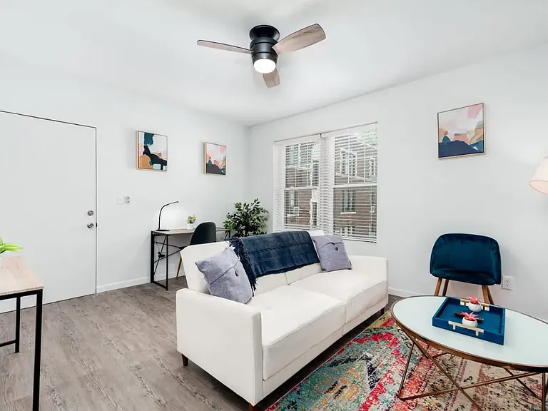 5540 Delmar Blvd — Photo 40