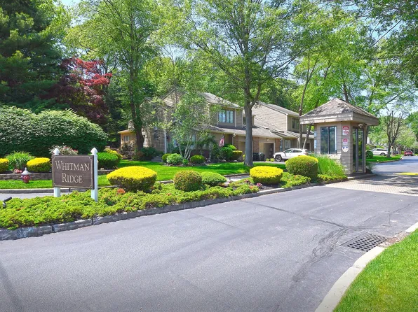 8 Whitman Ridge Drive, Melville, NY 11747
