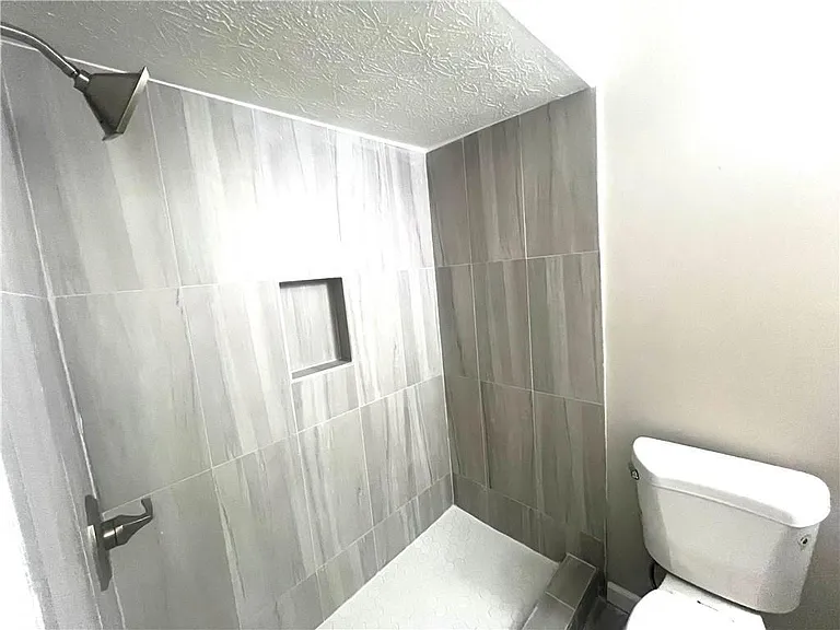 3320 Timbercreek Dr — Photo 16