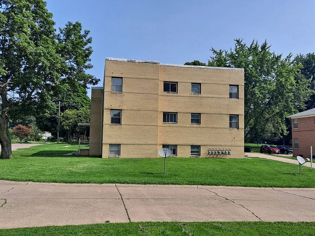 1 bed, 1.0 bath, 575 sqft, $775 — Photo 3