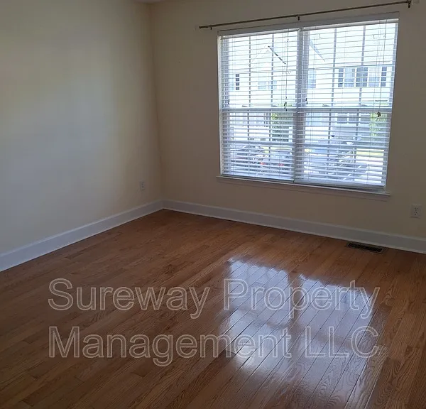 6402 Baltimore Dr — Photo 9
