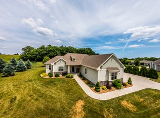 N90W28842 Antler Cir, Hartland, WI 53029