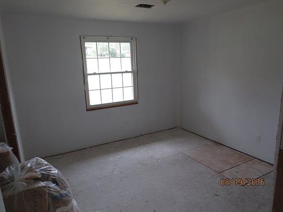 5th image of 676 McPherson Dr
