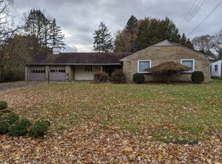 1012 Gilchrest Dr, Pittsburgh, PA 15235