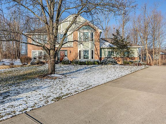 2nd image of 593 Miami Crest Dr