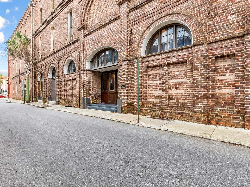 3 Queen St #302