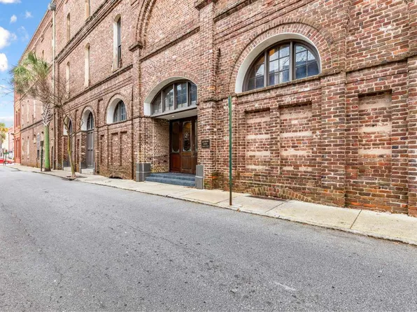 3 Queen St APT 302, Charleston, SC 29401
