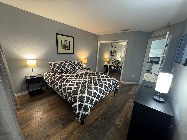 2802 Club Cortile Cir #B — Photo 35