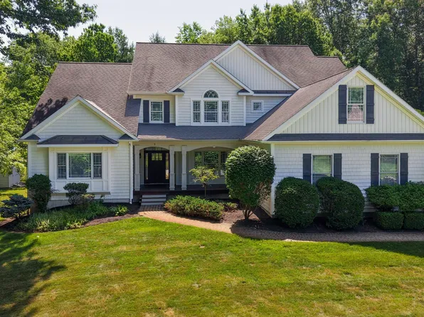 9 Sweetbriar Drive, Wilton, NY 12831