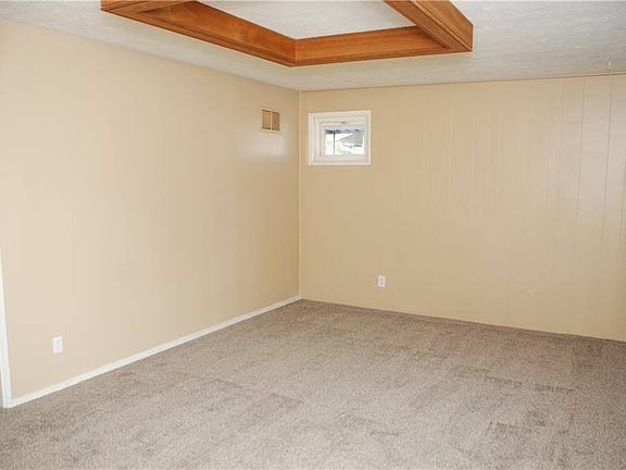 4th image of 4933 Elaine St