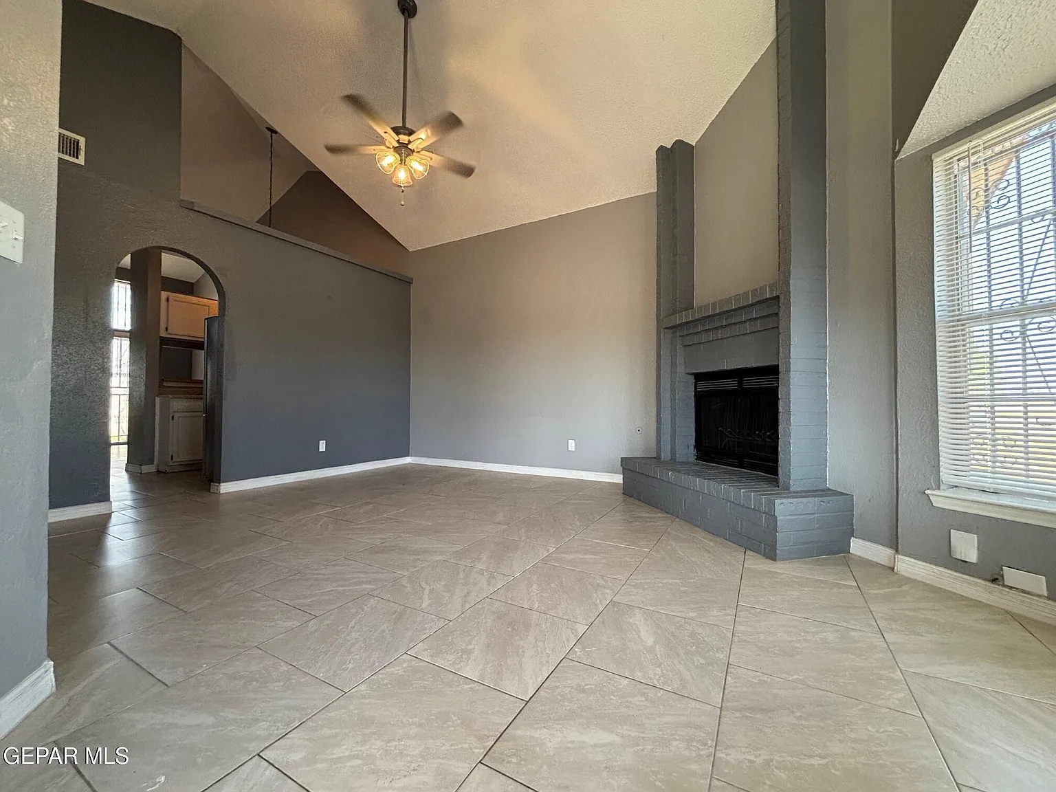 2 bed, 1.5 bath, 1050 sqft, $1,280 — Photo 3