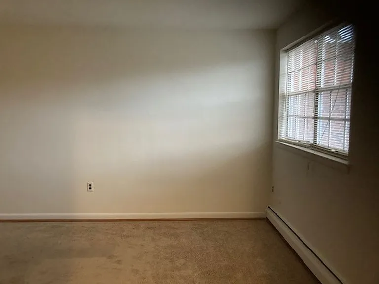 616 Unruh Ave — Photo 7