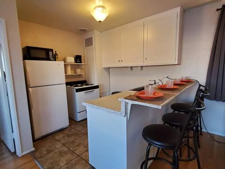 1664 Thomas Ave — Photo 4