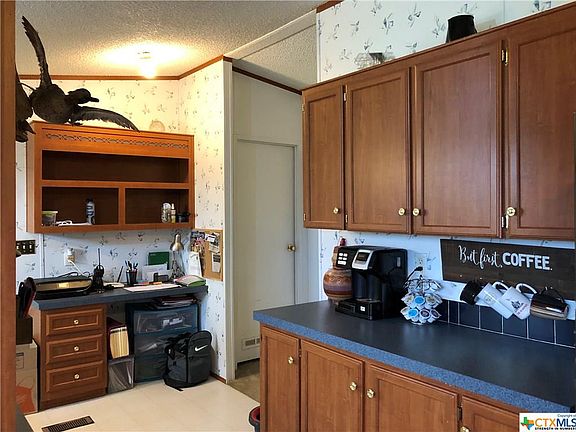 4th image of 406 Hollybrook Dr